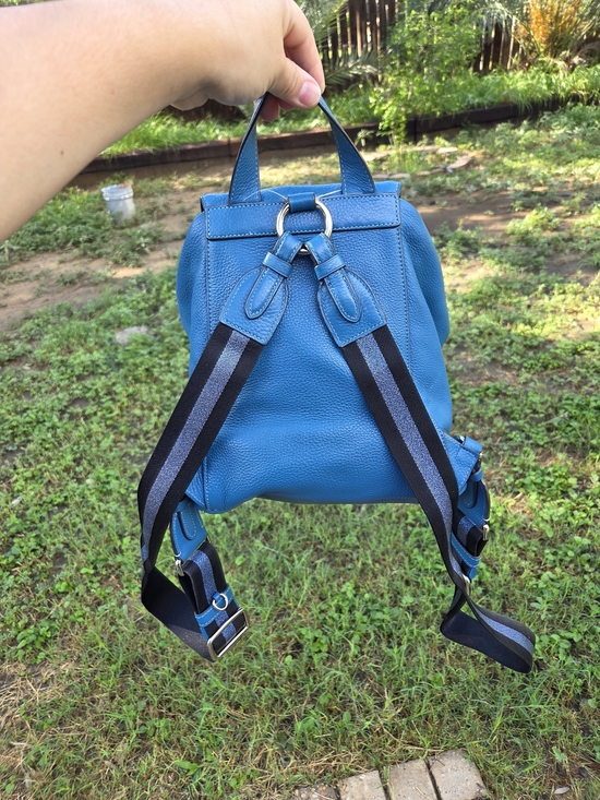 blue leather drawstring backpack Carrie The backpack can be worn by its two adjustable shoulder straps or by the top handle Blue Leather Rockstud Backpack, Valentino